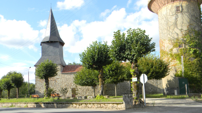 Masléon : église et château d'eau